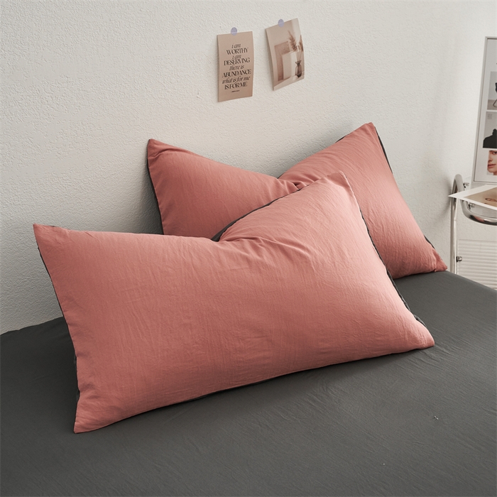 91家纺网 家纺一手货源 找家纺 卡迪熊家纺 2024新款ins风超柔褶皱亲肤磨毛水洗m四件套双拼系列 豆红深灰