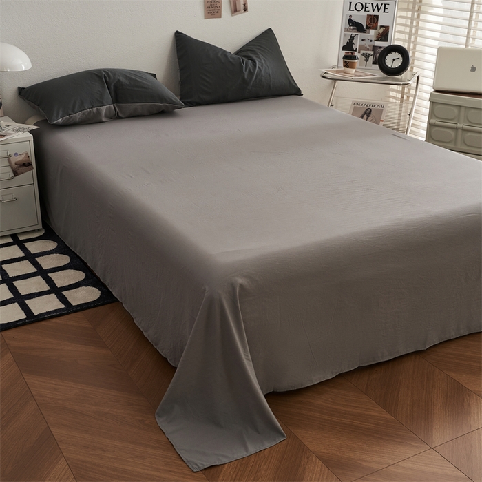 91家纺网 家纺一手货源 找家纺 卡迪熊家纺 2024新款ins风超柔褶皱亲肤磨毛水洗m四件套双拼系列 深浅灰