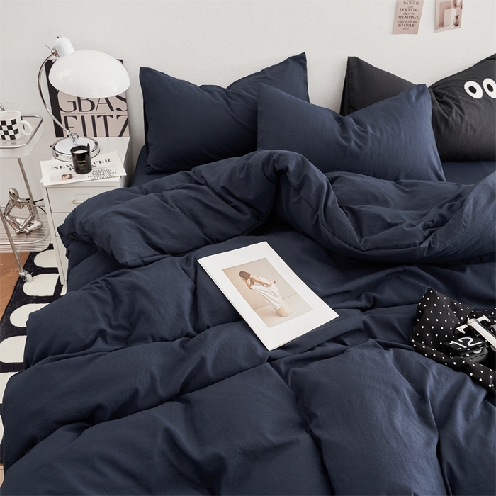 91家纺网 家纺一手货源 找家纺 卡迪熊家纺 2024新款ins风超柔褶皱亲肤磨毛水洗m四件套纯色系列 梦幻蓝