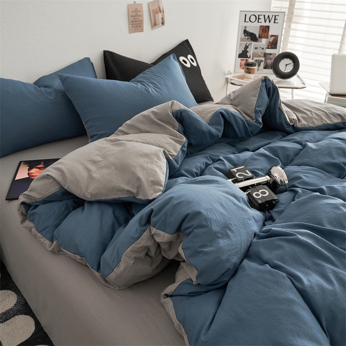 91家纺网 家纺一手货源 找家纺 卡迪熊家纺 2024新款ins风超柔褶皱亲肤磨毛水洗m四件套双拼系列 宝蓝浅灰