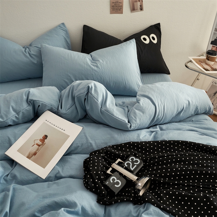 91家纺网 家纺一手货源 找家纺 卡迪熊家纺 2024新款ins风超柔褶皱亲肤磨毛水洗m四件套纯色系列 尼罗蓝