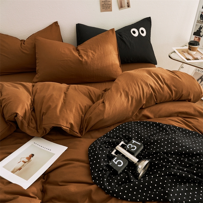 91家纺网 家纺一手货源 找家纺 卡迪熊家纺 2024新款ins风超柔褶皱亲肤磨毛水洗m四件套纯色系列 焦糖