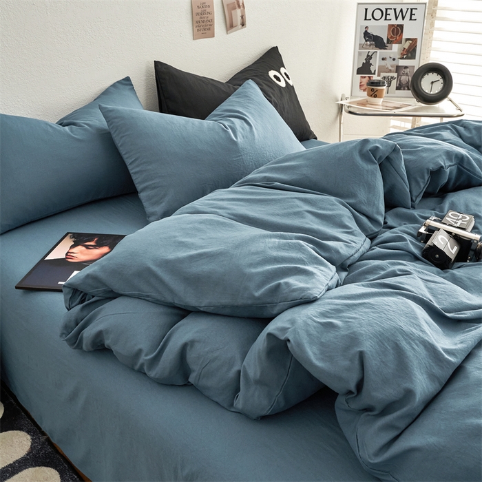 91家纺网 家纺一手货源 找家纺 卡迪熊家纺 2024新款ins风超柔褶皱亲肤磨毛水洗m四件套纯色系列 梵星蓝