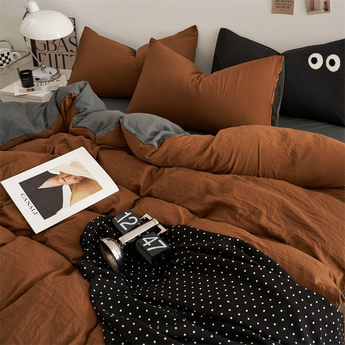 91家纺网 家纺一手货源 找家纺 卡迪熊家纺 2024新款ins风超柔褶皱亲肤磨毛水洗m四件套双拼系列 糖灰