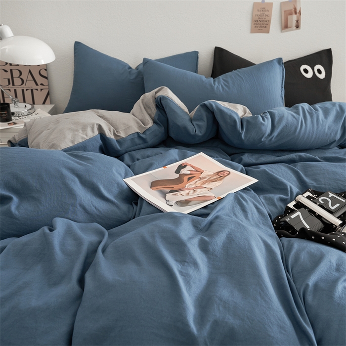 91家纺网 家纺一手货源 找家纺 卡迪熊家纺 2024新款ins风超柔褶皱亲肤磨毛水洗m四件套双拼系列 宝蓝浅灰