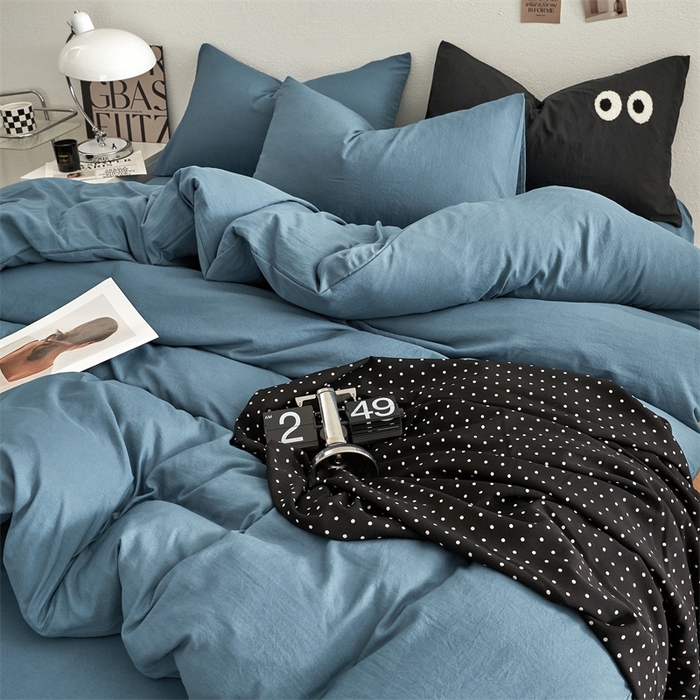 91家纺网 家纺一手货源 找家纺 卡迪熊家纺 2024新款ins风超柔褶皱亲肤磨毛水洗m四件套纯色系列 梵星蓝