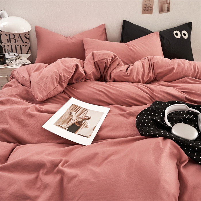 91家纺网 家纺一手货源 找家纺 卡迪熊家纺 2024新款ins风超柔褶皱亲肤磨毛水洗m四件套纯色系列 梦露粉