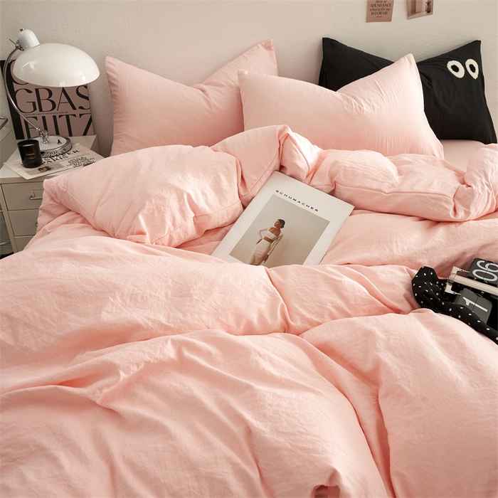 91家纺网 家纺一手货源 找家纺 卡迪熊家纺 2024新款ins风超柔褶皱亲肤磨毛水洗m四件套纯色系列 优雅粉