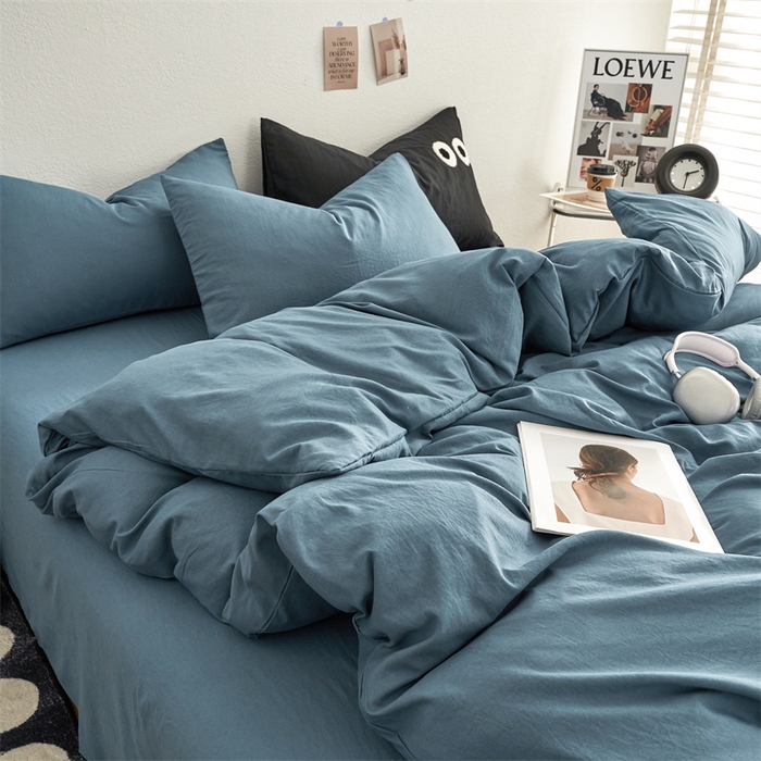 91家纺网 家纺一手货源 找家纺 卡迪熊家纺 2024新款ins风超柔褶皱亲肤磨毛水洗m四件套纯色系列 梵星蓝