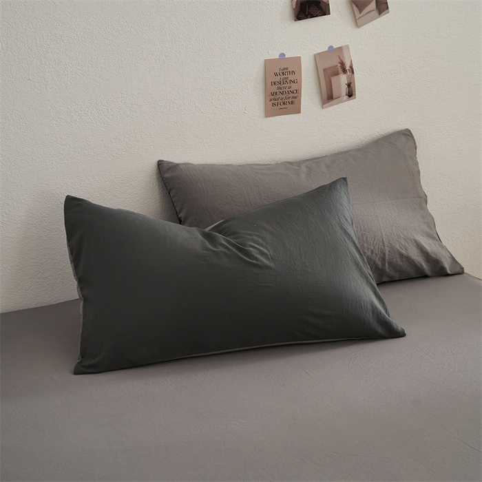 91家纺网 家纺一手货源 找家纺 卡迪熊家纺 2024新款ins风超柔褶皱亲肤磨毛水洗m四件套双拼系列 深浅灰