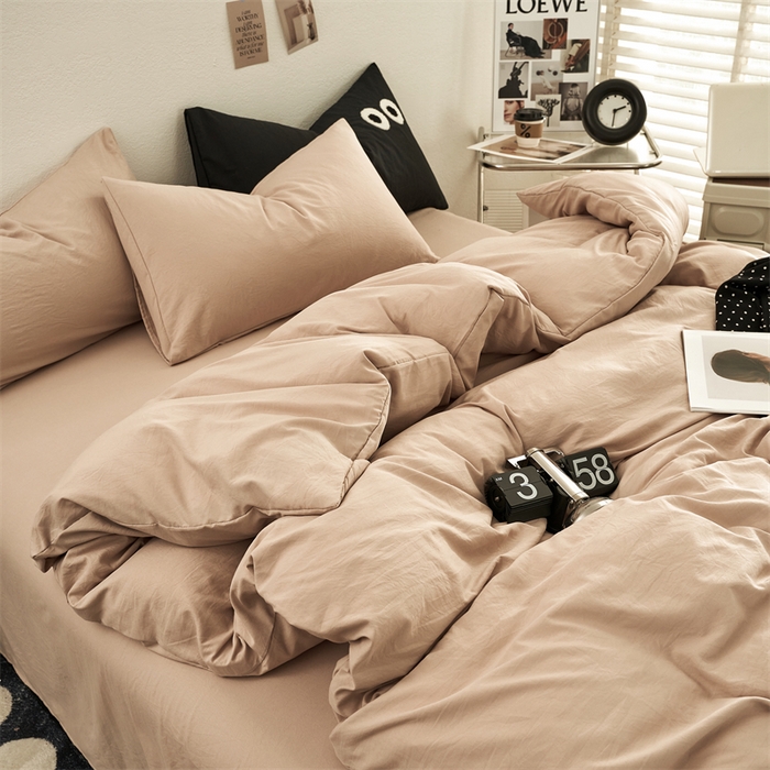 91家纺网 家纺一手货源 找家纺 卡迪熊家纺 2024新款ins风超柔褶皱亲肤磨毛水洗m四件套纯色系列 奶茶