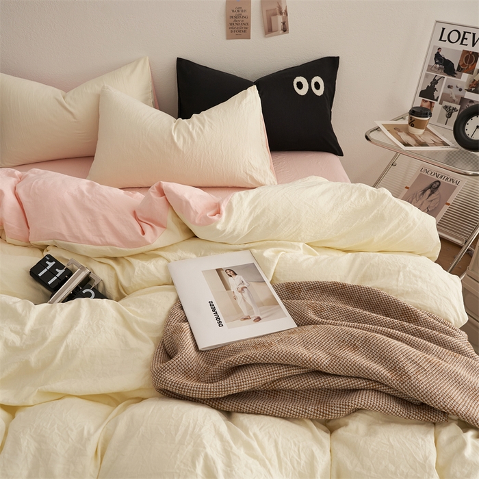 91家纺网 家纺一手货源 找家纺 卡迪熊家纺 2024新款ins风超柔褶皱亲肤磨毛水洗m四件套双拼系列 柠檬粉