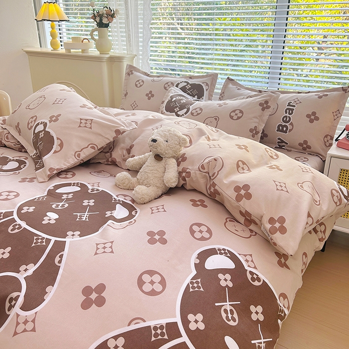 91家纺网 家纺一手货源 找家纺 2025新款直播爆款高克重植物羊绒四件套 幸运熊-咖