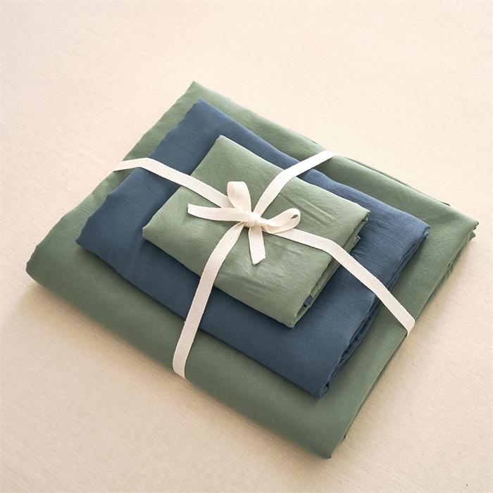 91家纺网 家纺一手货源 找家纺 卡迪熊家纺 2024新款ins风超柔褶皱亲肤磨毛水洗m四件套双拼系列 清新牛仔