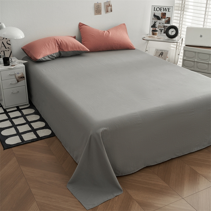 91家纺网 家纺一手货源 找家纺 卡迪熊家纺 2024新款ins风超柔褶皱亲肤磨毛水洗m四件套双拼系列 豆红浅灰