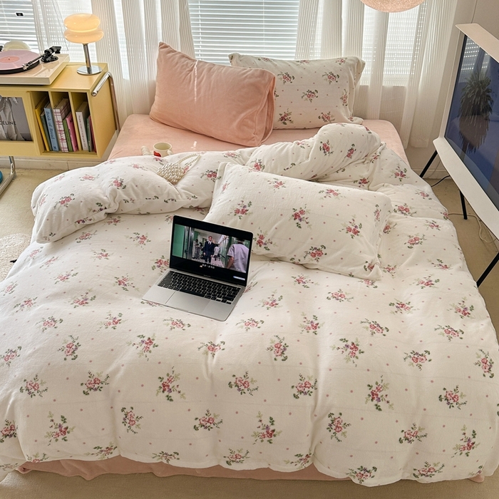 91家纺网 家纺一手货源 找家纺 昔可家纺 2023新款混搭牛奶绒四件套 初恋玫瑰