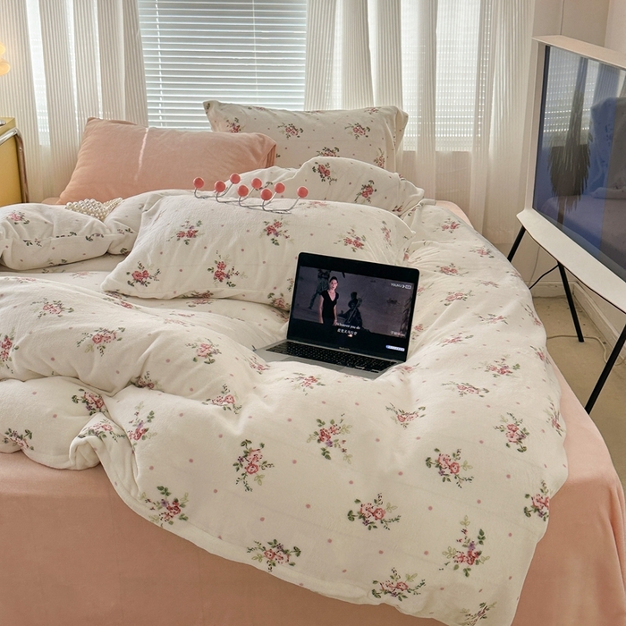 91家纺网 家纺一手货源 找家纺 昔可家纺 2023新款混搭牛奶绒四件套 初恋玫瑰