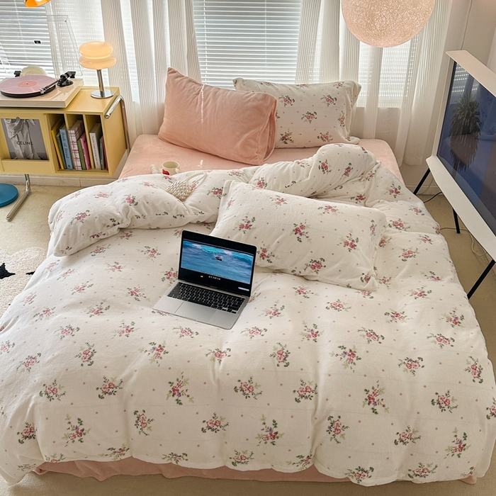 91家纺网 家纺一手货源 找家纺 昔可家纺 2023新款混搭牛奶绒四件套 初恋玫瑰