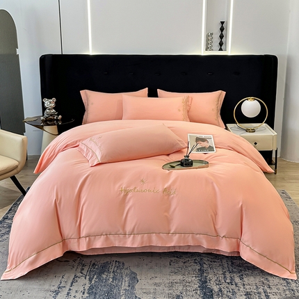 91家纺网 家纺一手货源 找家纺 （总）宇彬家纺 2024直播热爆新款13374全棉母婴级压线一字绣纯色刺绣四件套全棉贡缎新疆长绒字母款轻奢床上用品