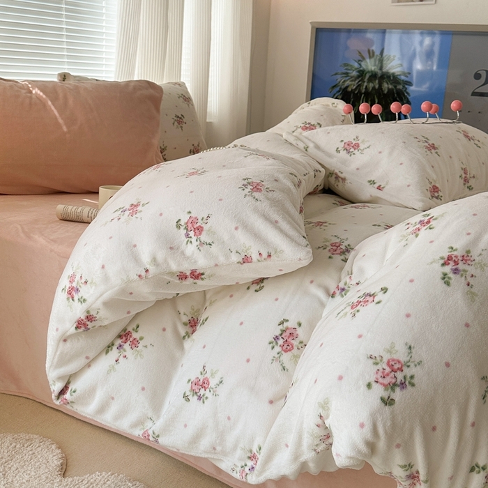 91家纺网 家纺一手货源 找家纺 昔可家纺 2023新款混搭牛奶绒四件套 初恋玫瑰