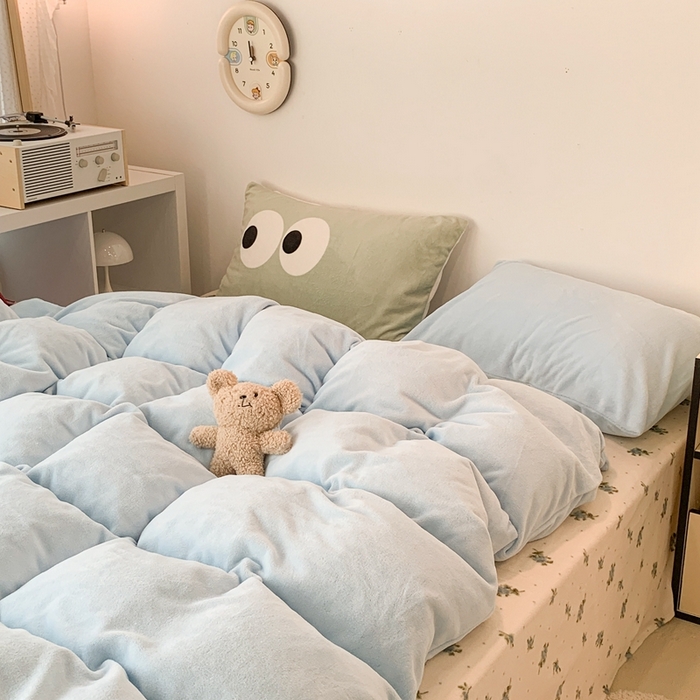 91家纺网 家纺一手货源 找家纺 昔可家纺 2023新款混搭牛奶绒四件套 奶味蓝