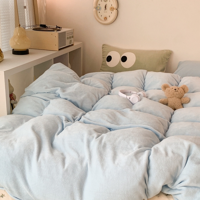 91家纺网 家纺一手货源 找家纺 昔可家纺 2023新款混搭牛奶绒四件套 奶味蓝