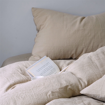 91家纺网 家纺一手货源 找家纺 子和家居 2023新款全棉美拉德提花四件套-格纹 格纹（杏仁黄）