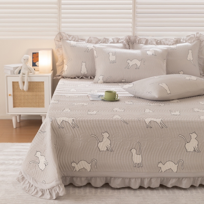 91家纺网 家纺一手货源 找家纺 紫碧螺家纺 2024新款暗提花水洗棉麻绗绣款双面多用欧式床盖 小猫咪