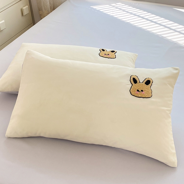 91家纺网 家纺一手货源 找家纺 欧冠家纺 2024春夏新品专版韩版四季款水洗棉毛巾绣四件套 小狗