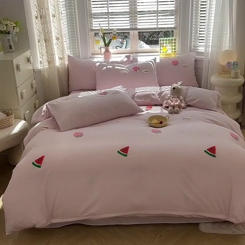 91家纺网 家纺一手货源 找家纺 欧冠家纺 2024春夏新品专版韩版四季款水洗棉毛巾绣四件套 南瓜派