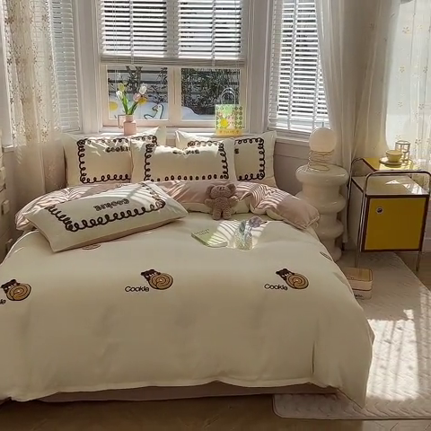 91家纺网 家纺一手货源 找家纺 欧冠家纺 2024春夏新品专版韩版四季款水洗棉毛巾绣四件套 曲奇