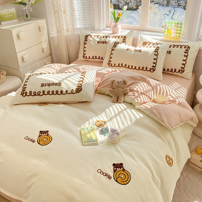 91家纺网 家纺一手货源 找家纺 欧冠家纺 2024春夏新品专版韩版四季款水洗棉毛巾绣四件套 曲奇