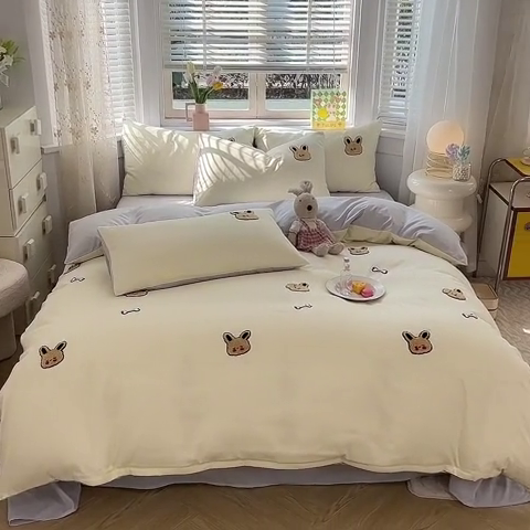 91家纺网 家纺一手货源 找家纺 欧冠家纺 2024春夏新品专版韩版四季款水洗棉毛巾绣四件套 小狗