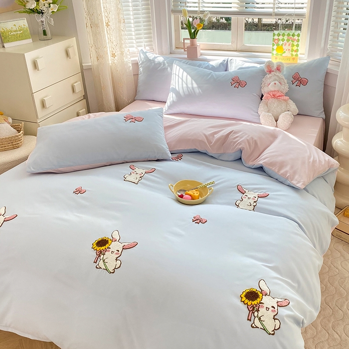 91家纺网 家纺一手货源 找家纺 欧冠家纺 2024春夏新品专版韩版四季款水洗棉毛巾绣四件套 兔宝贝-兰