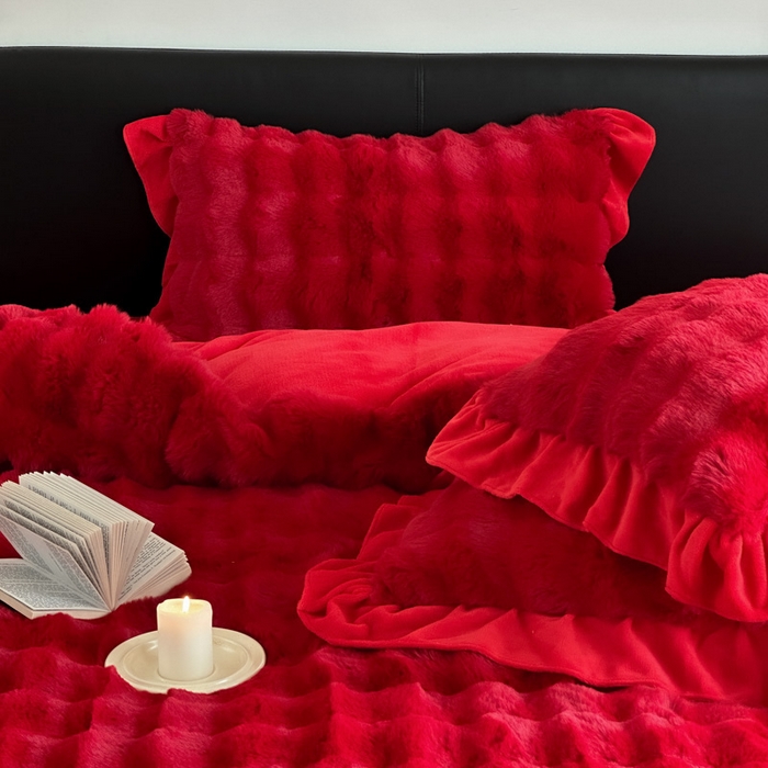 91家纺网 家纺一手货源 找家纺 （总）淑女公社家纺 2024新款580克高克重仿皮草獭兔毛绒大泡泡四件套牛奶绒床裙款