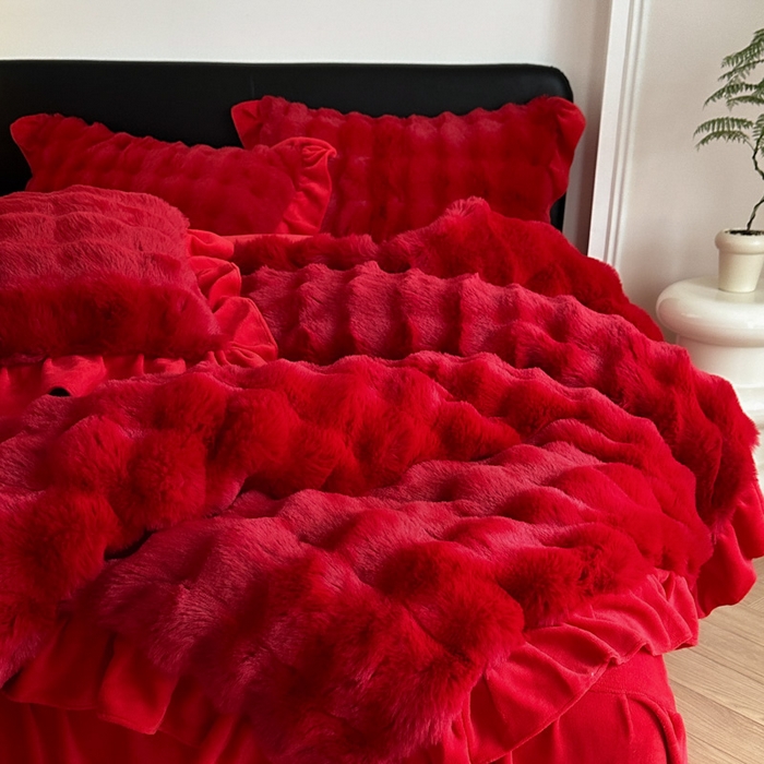 91家纺网 家纺一手货源 找家纺 （总）淑女公社家纺 2024新款580克高克重仿皮草獭兔毛绒大泡泡四件套牛奶绒床裙款