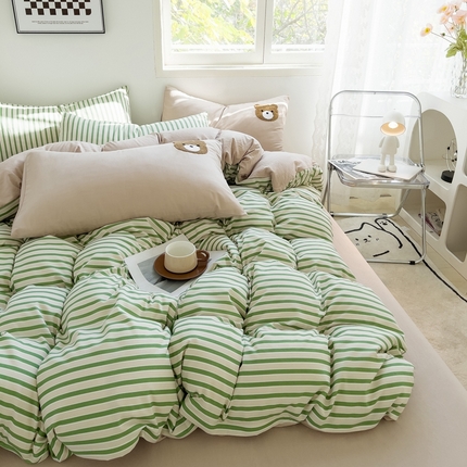 91家纺网 家纺一手货源 找家纺 梦嘉居 2024新款   直播热款A类ins风超柔亲肤磨毛水洗棉条纹毛巾绣被套，床笠，三件套四件套 绿条+奶茶