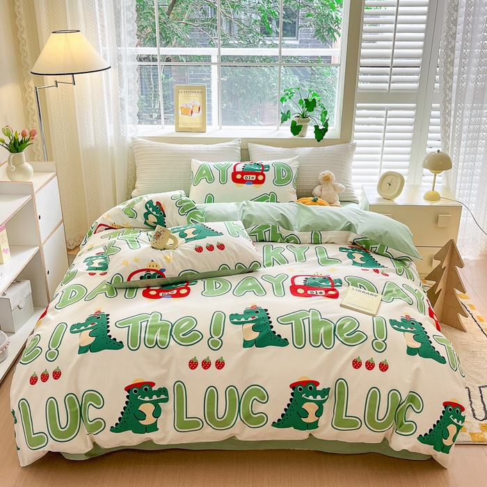 91家纺网 家纺一手货源 找家纺 清雅福 2024春夏新品喷气全棉13372印花系列-四件套 小鳄鱼日记