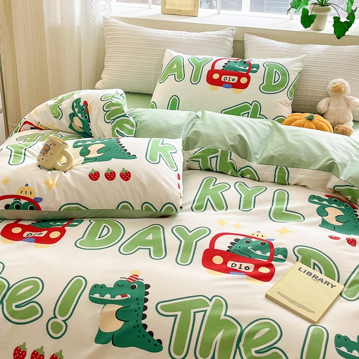 91家纺网 家纺一手货源 找家纺 清雅福 2024春夏新品喷气全棉13372印花系列-四件套 小鳄鱼日记