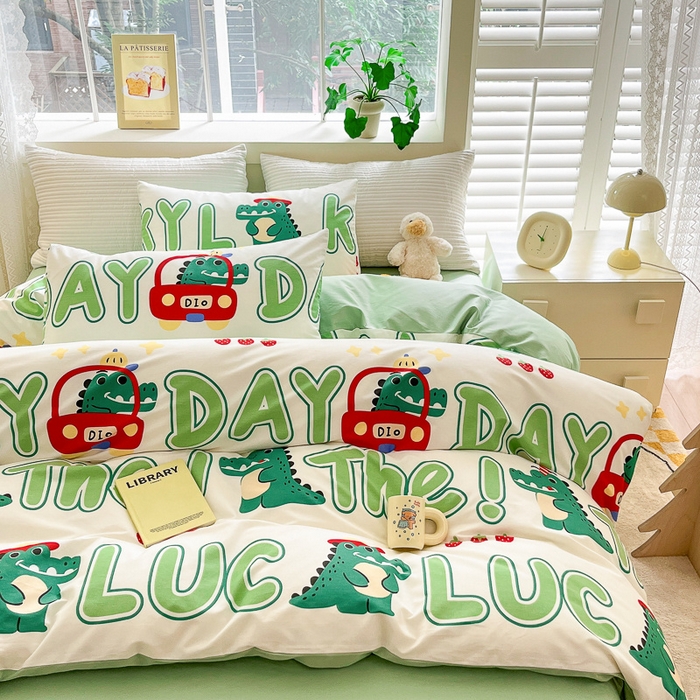 91家纺网 家纺一手货源 找家纺 清雅福 2024春夏新品喷气全棉13372印花系列-单被套 小鳄鱼日记