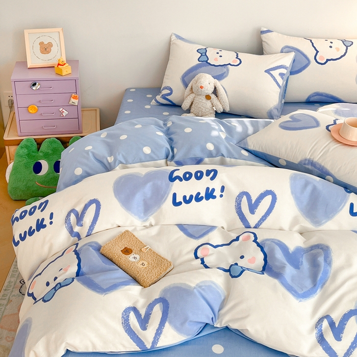 91家纺网 家纺一手货源 找家纺 吉象家纺 2024新款全棉印花卡通四件套系列 兰心小熊