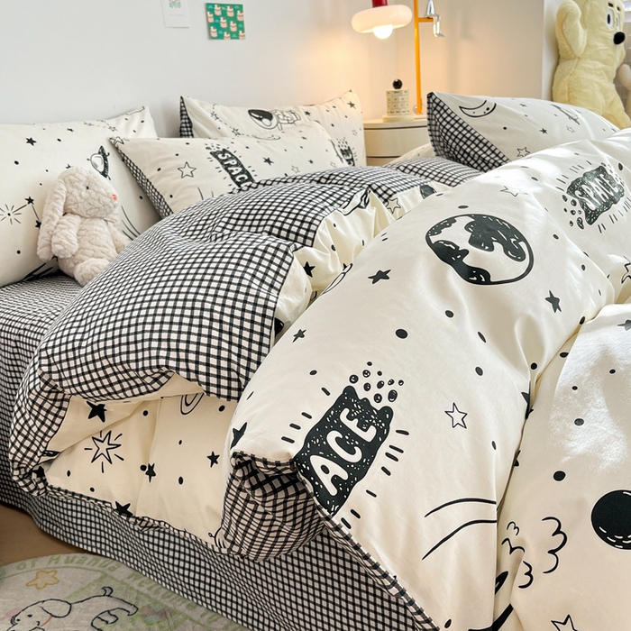 91家纺网 家纺一手货源 找家纺 吉象家纺 2024新款全棉印花卡通四件套系列 快乐星球