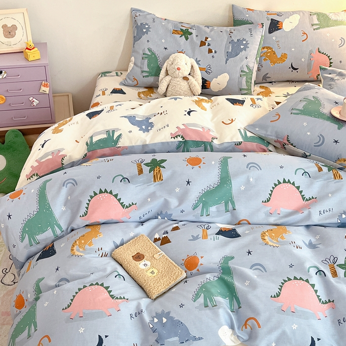 91家纺网 家纺一手货源 找家纺 吉象家纺 2024新款全棉印花卡通四件套系列 恐龙乐园