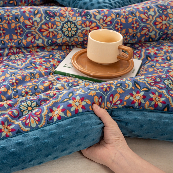 91家纺网 家纺一手货源 找家纺 锦鹭被业  2024新款A类全棉豆豆绒冬被 金枝玉叶