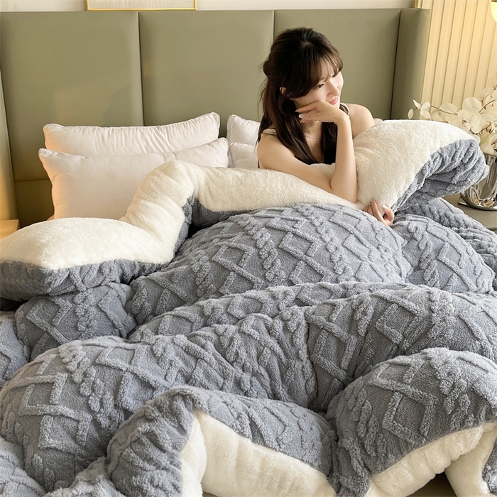 91家纺网 家纺一手货源 找家纺 永耀家纺 2024新款加厚塔芙绒冬被牛奶绒羊羔绒被子北极绒被芯 典雅灰