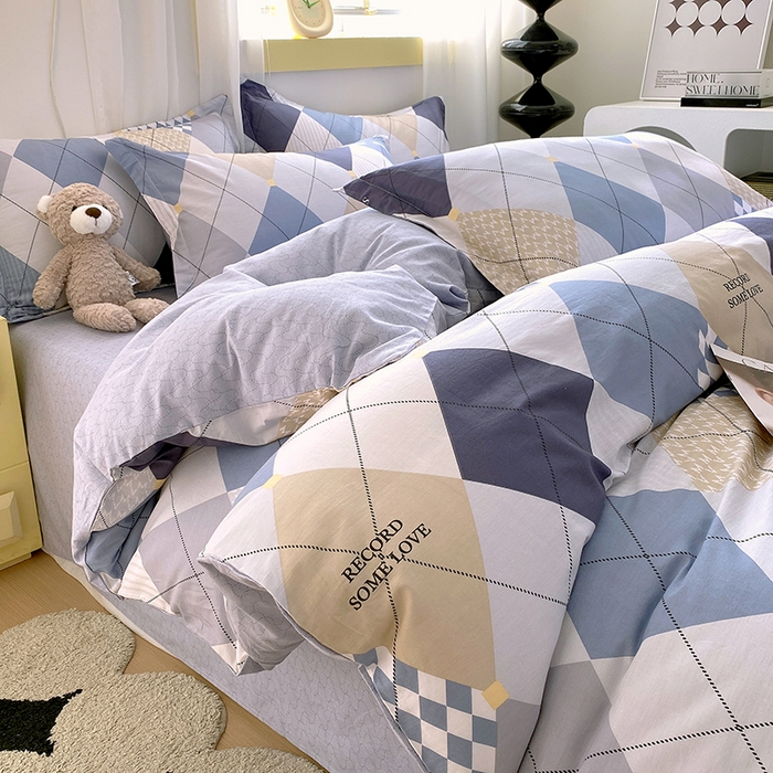 91家纺网 家纺一手货源 找家纺 拾物记 2024新款A类喷气全棉12868卡通印花四件套 卡斯图-蓝