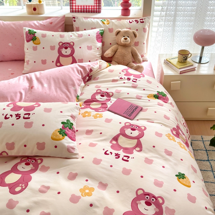 91家纺网 家纺一手货源 找家纺 清雅福 2024新款全棉13372小清新活性印花四件套 开心草莓熊