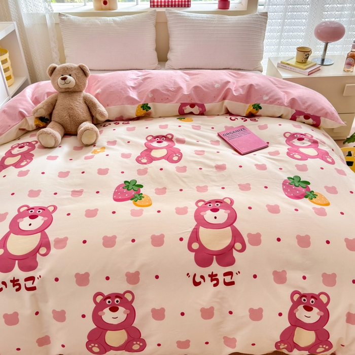 91家纺网 家纺一手货源 找家纺 清雅福 2024新款全棉13372小清新活性印花单被套 开心草莓熊