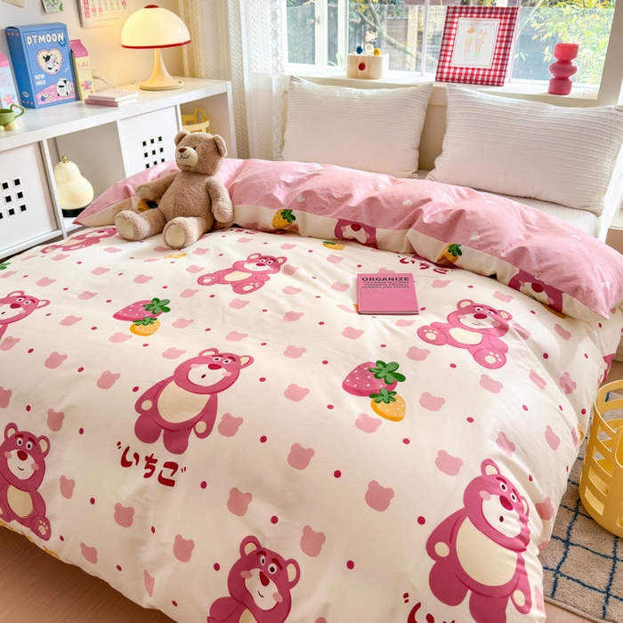 91家纺网 家纺一手货源 找家纺 清雅福 2024新款全棉13372小清新活性印花单被套 开心草莓熊