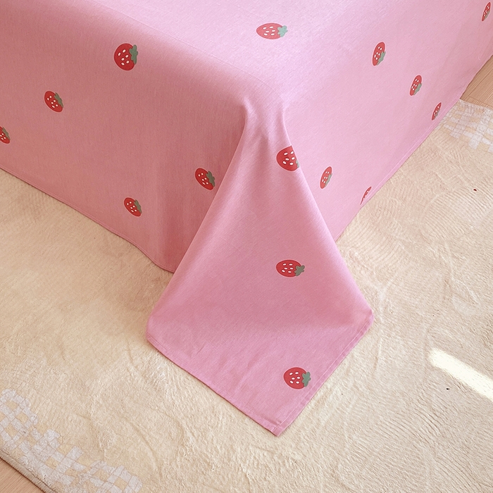 91家纺网 家纺一手货源 找家纺 拾物记 2024新款A类喷气全棉12868卡通印花四件套 草莓熊宝0